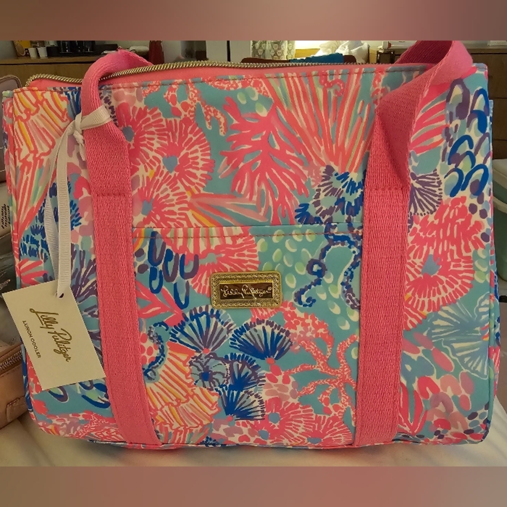 Lilly Pulitzer Coral Reef Print Insulated Lunch Tote in Pink and Aqua